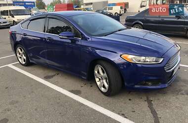 Седан Ford Fusion 2015 в 