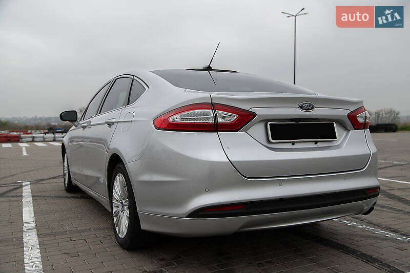 Седан Ford Fusion 2016 в Киеве