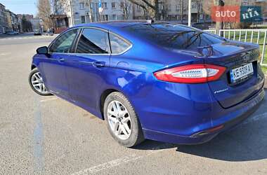 Седан Ford Fusion 2015 в 