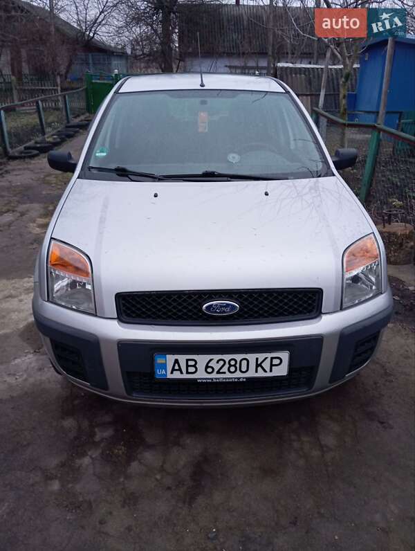 Хэтчбек Ford Fusion 2008 в 