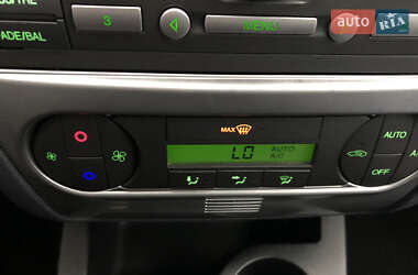 Хэтчбек Ford Fusion 2011 в 