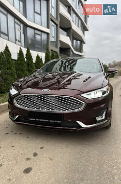 Седан Ford Fusion 2018 в 