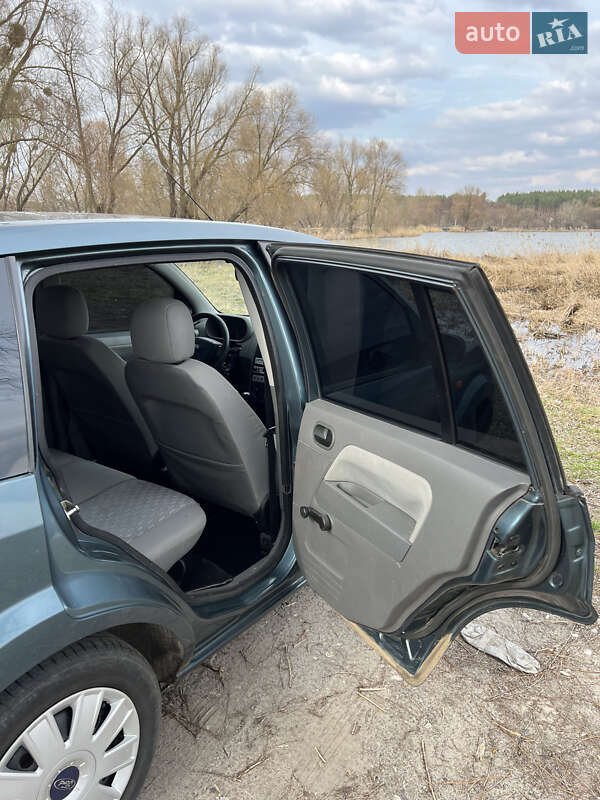 Хетчбек Ford Fusion 2003 в Дунаївцях