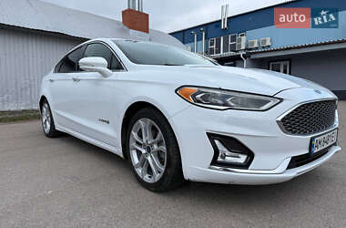 Седан Ford Fusion 2018 в 