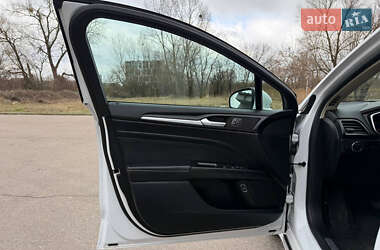 Седан Ford Fusion 2018 в 