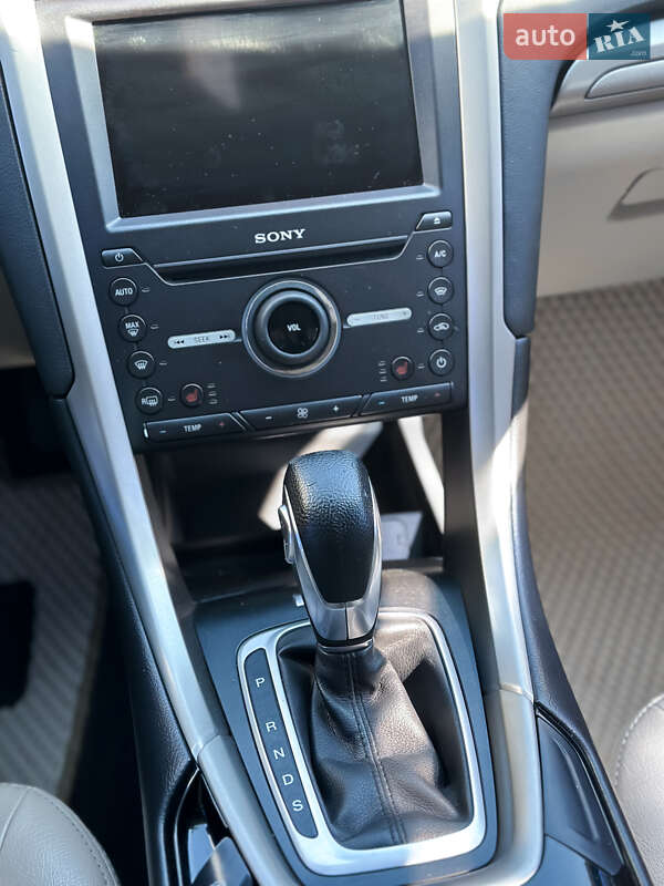 Седан Ford Fusion 2013 в Миколаєві