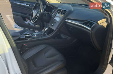 Седан Ford Fusion 2013 в 