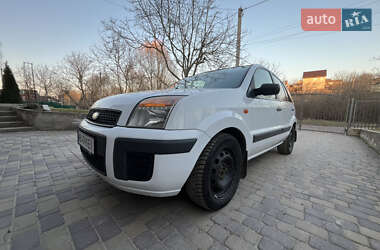 Хэтчбек Ford Fusion 2008 в 