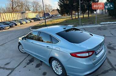 Седан Ford Fusion 2013 в 