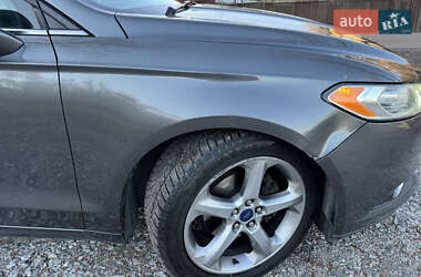 Седан Ford Fusion 2015 в 