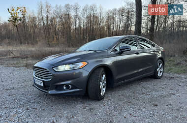 Седан Ford Fusion 2015 в 