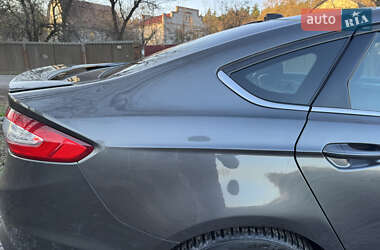 Седан Ford Fusion 2015 в 