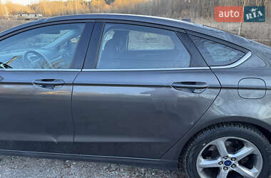 Седан Ford Fusion 2015 в 