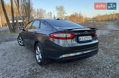 Седан Ford Fusion 2015 в 