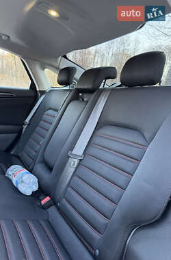 Седан Ford Fusion 2015 в 