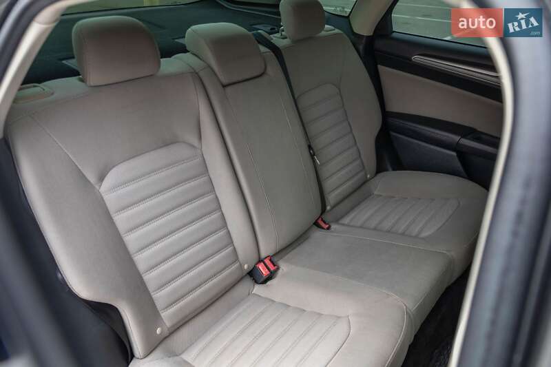 Седан Ford Fusion 2016 в Каменском