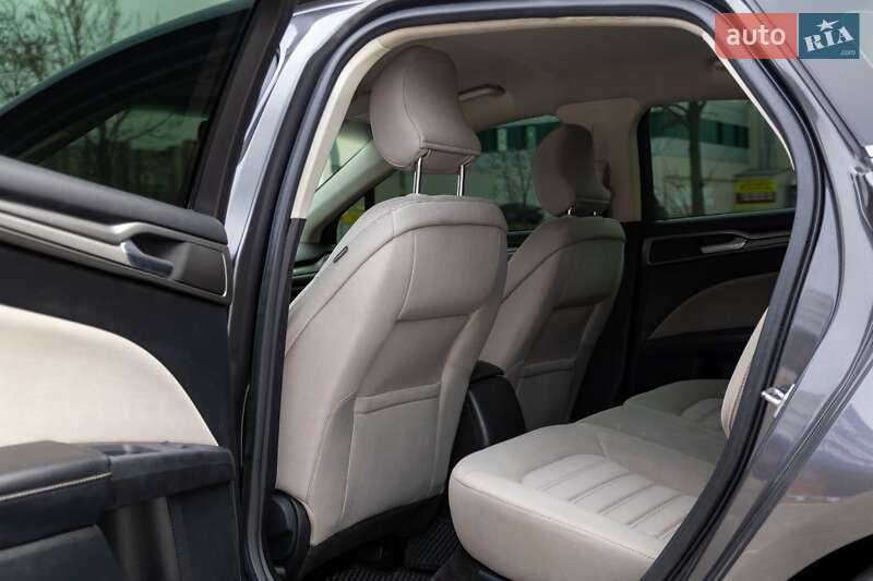 Седан Ford Fusion 2016 в Каменском