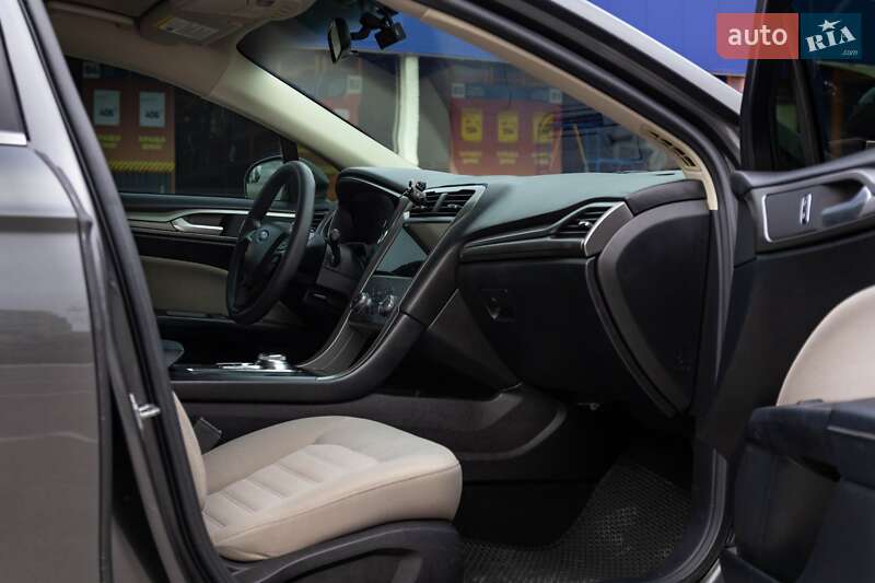 Седан Ford Fusion 2016 в Каменском