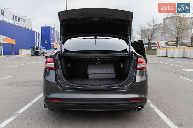 Седан Ford Fusion 2016 в Каменском