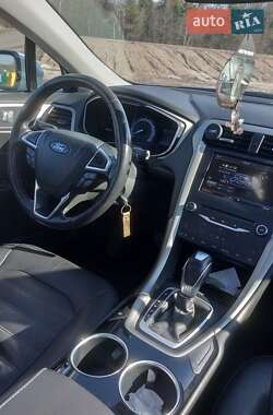 Седан Ford Fusion 2013 в 