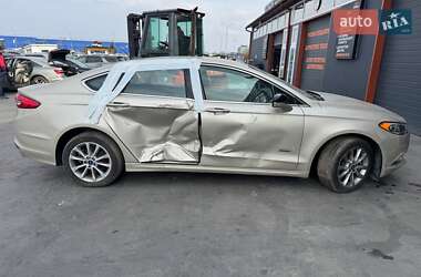 Седан Ford Fusion 2017 в 