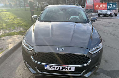 Седан Ford Fusion 2015 в 