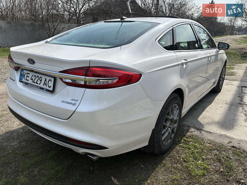 Седан Ford Fusion 2016 в Тернівці
