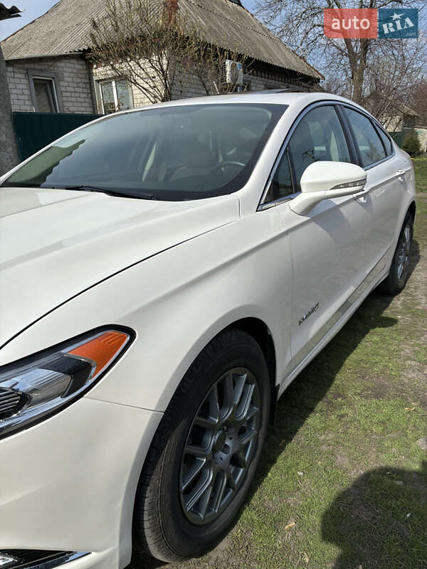 Седан Ford Fusion 2016 в Тернівці