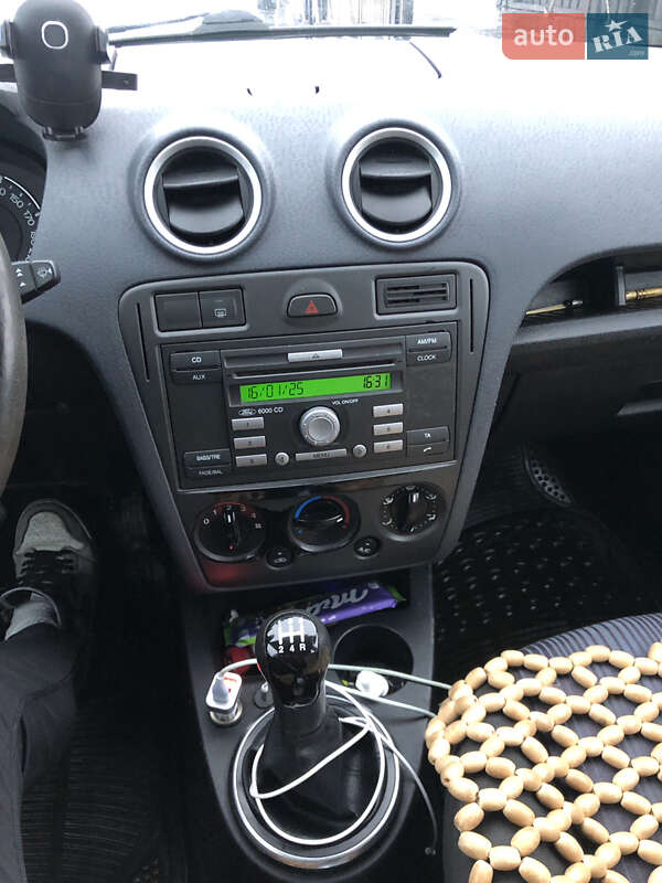 Хэтчбек Ford Fusion 2012 в Яворове