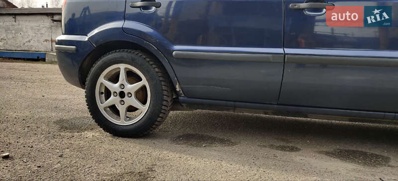 Хетчбек Ford Fusion 2004 в Харкові