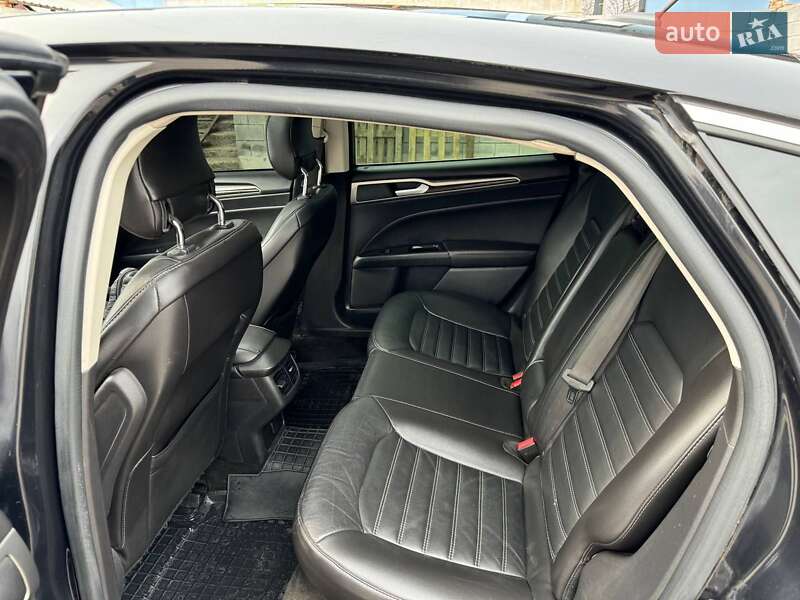Седан Ford Fusion 2014 в Рівному