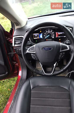 Седан Ford Fusion 2016 в 