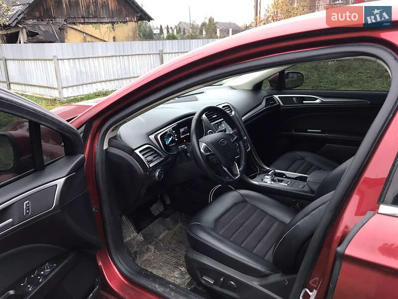 Седан Ford Fusion 2016 в Рожнятові