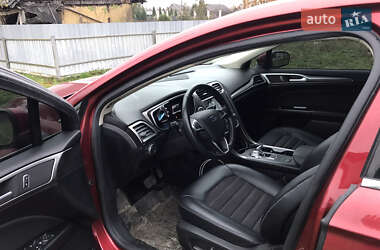 Седан Ford Fusion 2016 в 