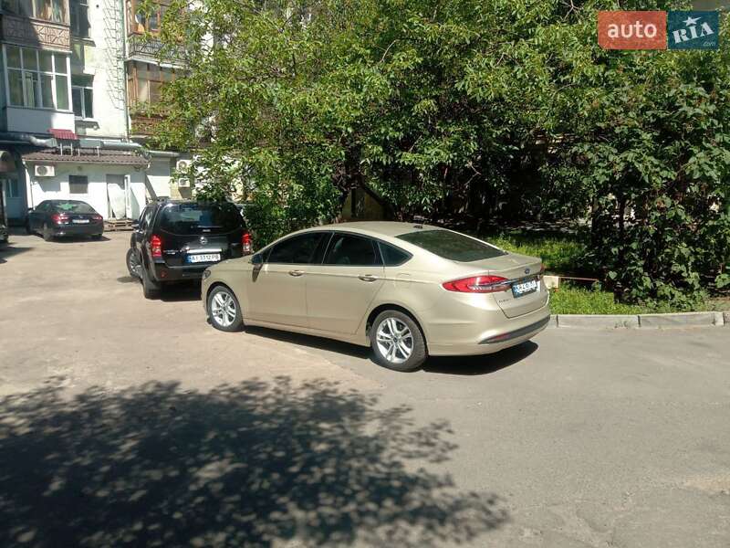 Седан Ford Fusion 2018 в 