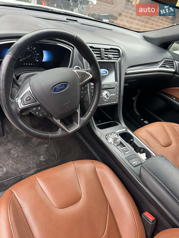 Седан Ford Fusion 2018 в Львове