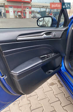 Седан Ford Fusion 2016 в 