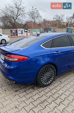 Седан Ford Fusion 2016 в 
