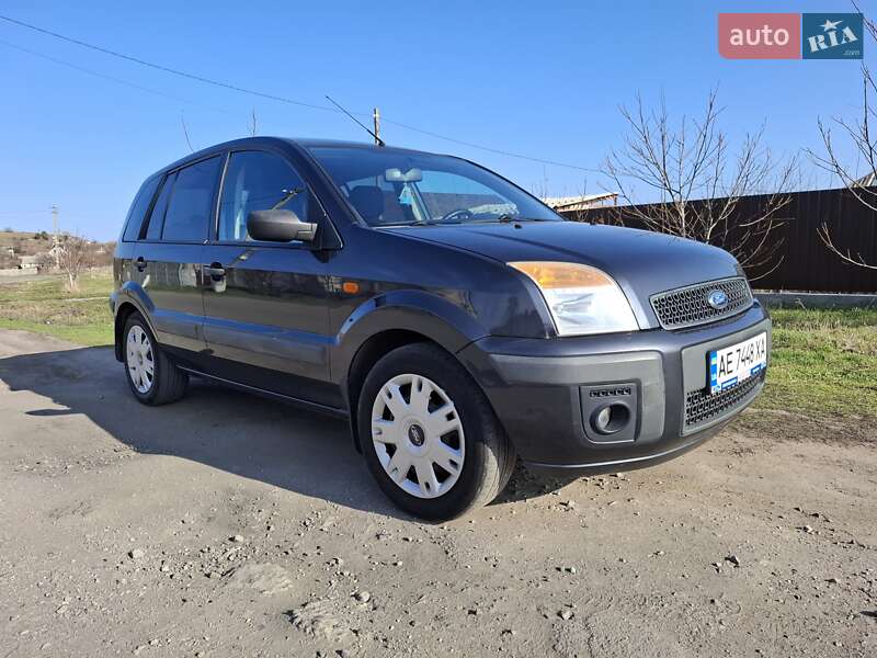 Хэтчбек Ford Fusion 2008 в 