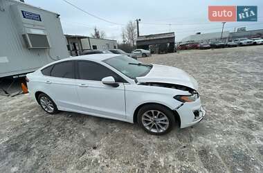 Седан Ford Fusion 2020 в 