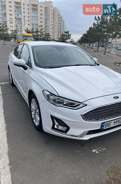 Седан Ford Fusion 2019 в 