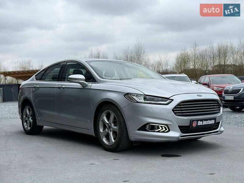 Седан Ford Fusion 2015 в Ровно