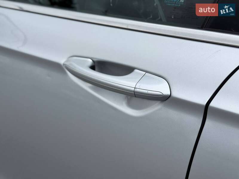 Седан Ford Fusion 2015 в Ровно