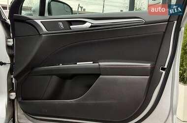Седан Ford Fusion 2015 в 