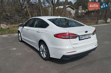 Седан Ford Fusion 2019 в 