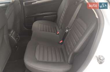 Седан Ford Fusion 2019 в 