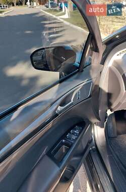 Седан Ford Fusion 2015 в 