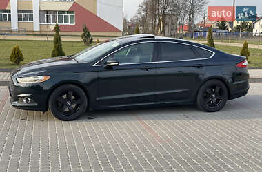 Седан Ford Fusion 2013 в Львове