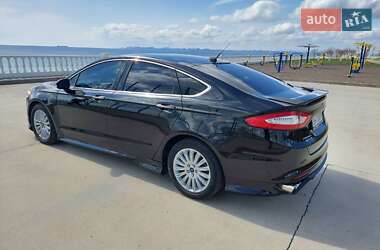 Седан Ford Fusion 2013 в 