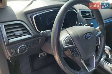 Седан Ford Fusion 2013 в 